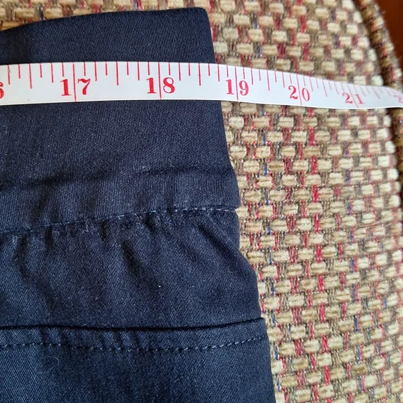 St John's Bay Black Elastic Waistband Capri Pants - Picture 4 of 13